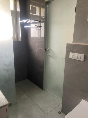 Room in 4 BHK Apartment at Parsvnath Srishti, Sector 93 – for Sale
