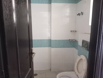 Bathroom in 3 BHK Apartment at Eldeco Olympia, Sector 93a – for Rent