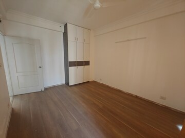 Room in 3 BHK Apartment at Raheja Vedaanta, Sector 108 – for Rent