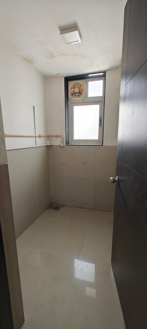 Bathroom in 4 BHK Apartment at Lodha Aristo, Majiwada – for Sale