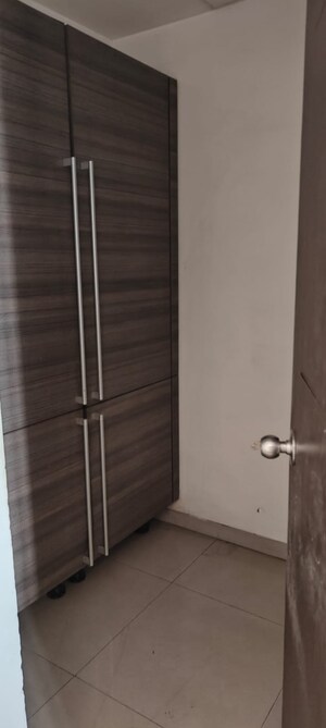 Furnished Amenities in 4 BHK Apartment at Lodha Aristo, Majiwada – for Sale