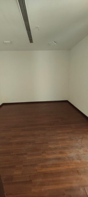 Room in 4 BHK Apartment at Lodha Aristo, Majiwada – for Sale