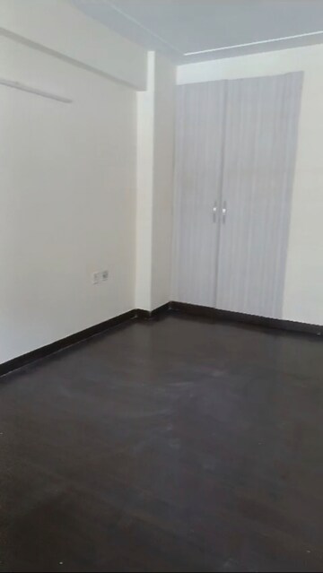 Room in 3 BHK Apartment at GH-7 Crossings Republik, Vijay Nagar – for Rent