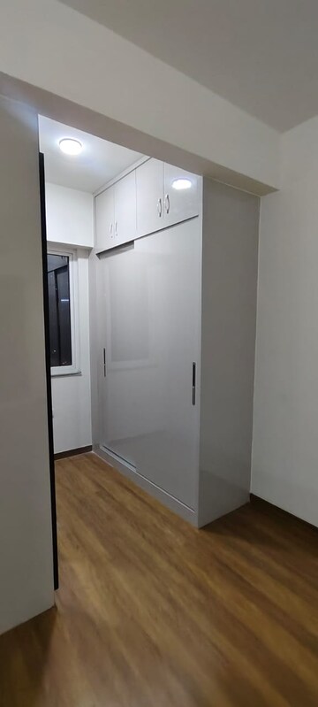 Room in 2 BHK Apartment at Supertech Cape Town, Sector 74 – for Rent