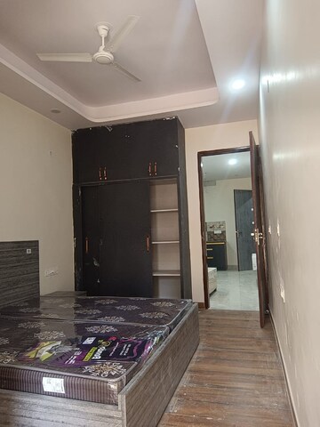 Room in 3 BHK Builder Floor at Sushant Lok 2, Sector 57 – for Rent