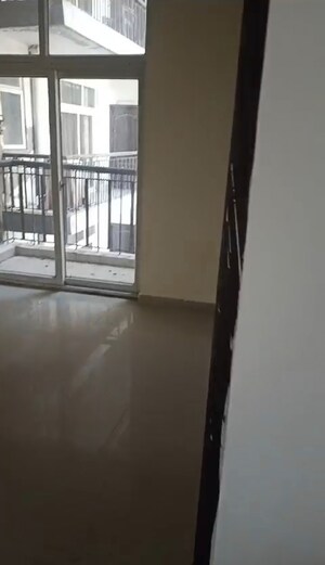 Room in 3 BHK Apartment at Amrapali Zodiac, Sector 120 – for Sale