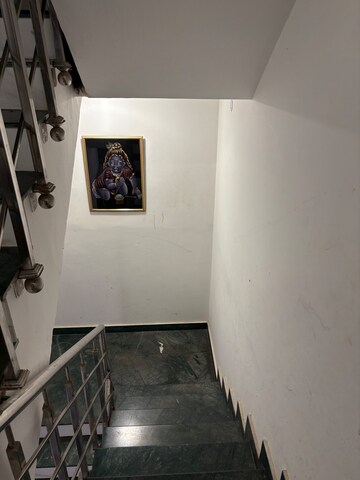 Staircase in  Pg at Sector 27 – for Rent