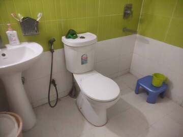 Master Bedroom in 3 BHK Apartment at Supertech Cape Town, Sector 74 – for Rent