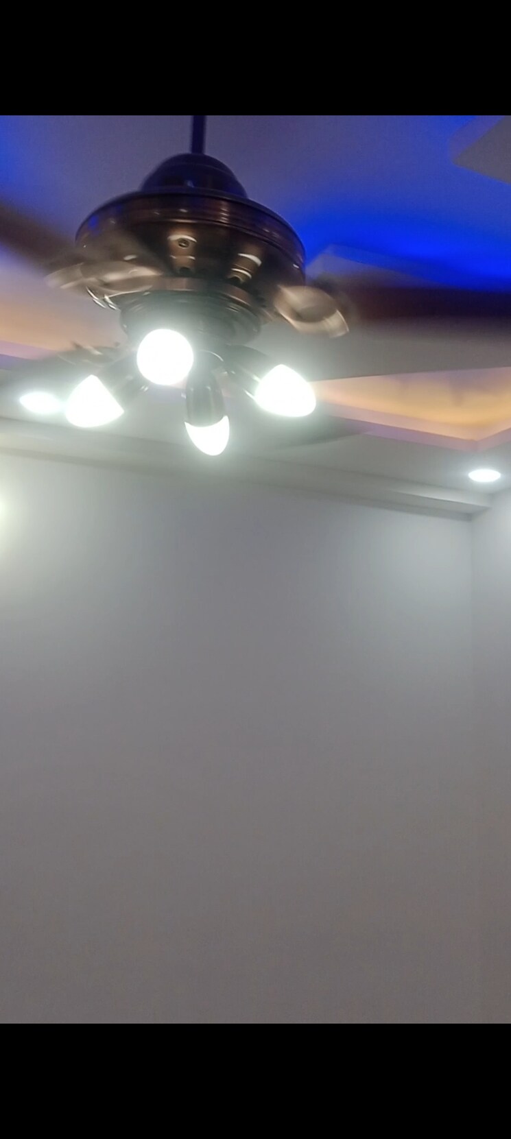 Room, uttam nagar 4 Bedroom 120 Sq.Yd. Builder Floor In Uttam Nagar Delhi 8559913