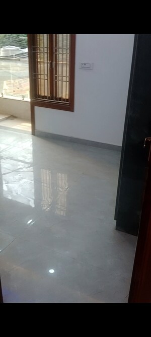 Room in 4 BHK Builder Floor at Uttam Nagar – for Sale