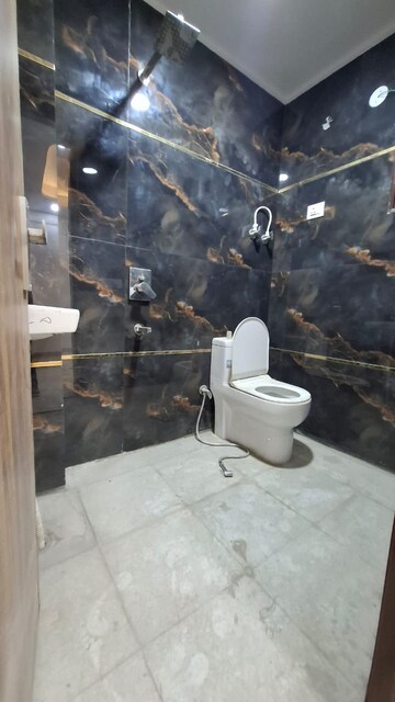 Master Bedroom in 1 BHK Builder Floor at Saket – for Rent
