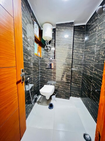 Master Bedroom in 1 BHK Builder Floor at Saket – for Rent