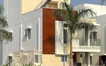 Plot For Sale in Isnapur