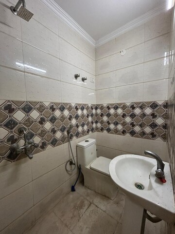 Bathroom in 1 BHK Builder Floor at Saket – for Rent