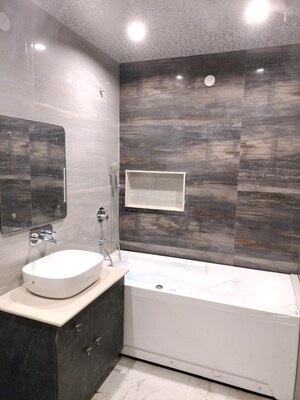 Bathroom in 1.5 BHK Builder Floor at Shalimar Garden – for Sale