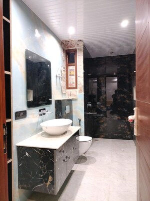 Master Bedroom in 1.5 BHK Builder Floor at Shalimar Garden – for Sale