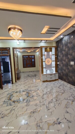 Parking in 3 BHK Villa at Jankipuram Extension – for Sale