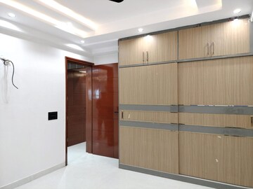 Room in 4 BHK Builder Floor at Shalimar Garden – for Sale
