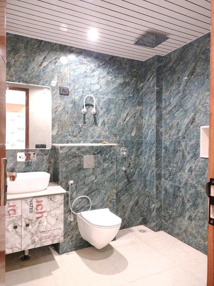 Bathroom, shalimar garden 4 Bedroom 1800 Sq.Ft. Builder Floor In Shalimar Garden Ghaziabad 8560218