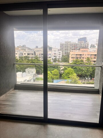Room in 2 BHK Apartment at Sapra Power Boulevard, Mundhwa – for Rent
