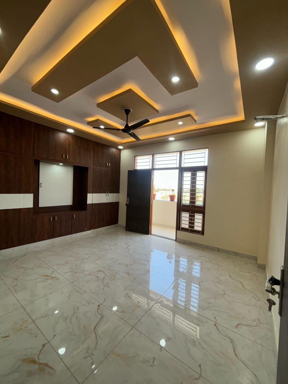 4 BHK + Pooja Room,Servant Room,Study Room,Extra Room 2300 Sq.Ft. Villa in Kedia Aravali