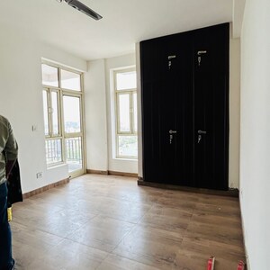 Room in 3 BHK Apartment at Ushay Towers, New Tara Nagar – for Sale