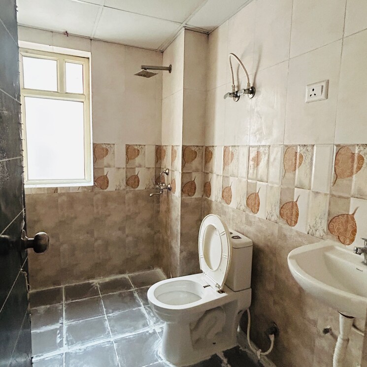 Bathroom, ushay-towers 3 Bedroom 1715 Sq.Ft. Apartment In New Tara Nagar Sonipat 8560352