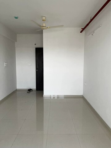 Room in 2 BHK Apartment at Goel Ganga Altus, Kharadi – for Rent