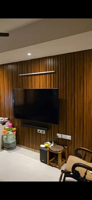 Room in 6 BHK Penthouse at Omaxe Heights, Sector 86 – for Sale