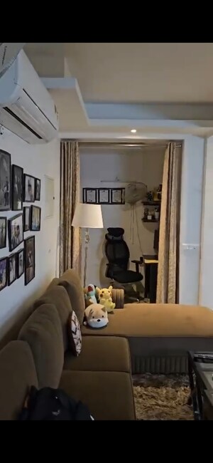 Living Room in 6 BHK Penthouse at Omaxe Heights, Sector 86 – for Sale