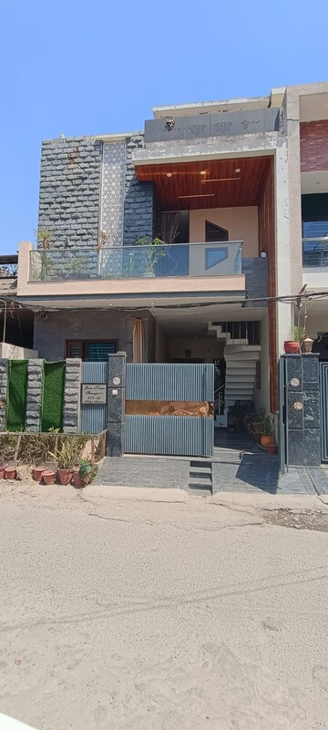 4 BHK Independent House For Sale in Medical Enclave