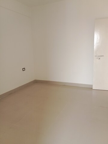Room in 3 BHK Apartment at ROF Alante, Sector 108 – for Rent