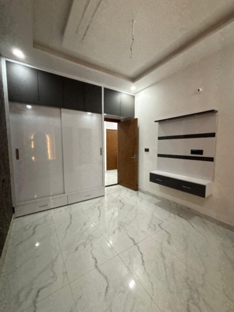 Room, sunny enclave 4 Bedroom 107 Sq.Yd. Independent House In Sunny Enclave Mohali 8560418