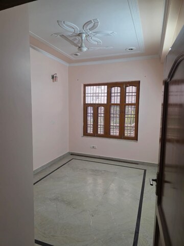 Building Lobby in 3 BHK Builder Floor at Unitech South City II, Sector 50 – for Rent