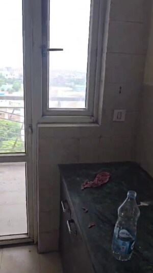 Furnished Amenities in 2 BHK Apartment at BPTP Princess Park, Sector 86 – for Sale