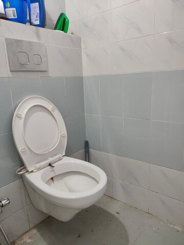Bathroom in 1 BHK Apartment at Sector 14 Dwarka – for Rent