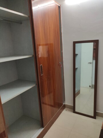 Room in 1 BHK Apartment at Sector 14 Dwarka – for Rent