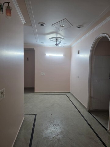 Building Lobby in 3 BHK Builder Floor at SS Mayfield Gardens, Sector 51 – for Rent