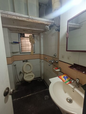 Master Bedroom in 2 BHK Apartment at Sai Baba Enclave, Goregaon West – for Rent