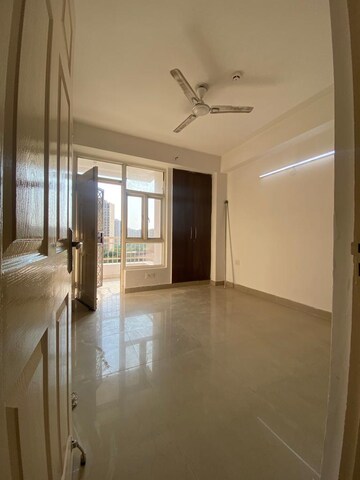 3 BHK Apartment For Rent in Supertech Cape Town, Sector 74