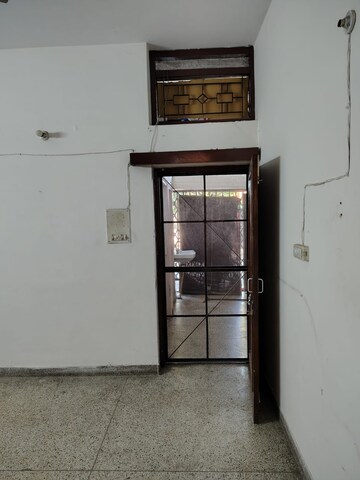 Room in 2 BHK Builder Floor at Sector 15 – for Rent