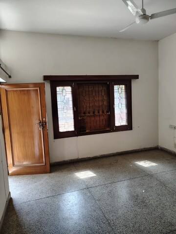 Room in 2 BHK Builder Floor at Sector 15 – for Rent