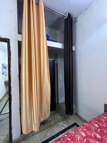 Room in 1 BHK Builder Floor at Palam Vihar Residents Association, Palam Vihar – for Rent