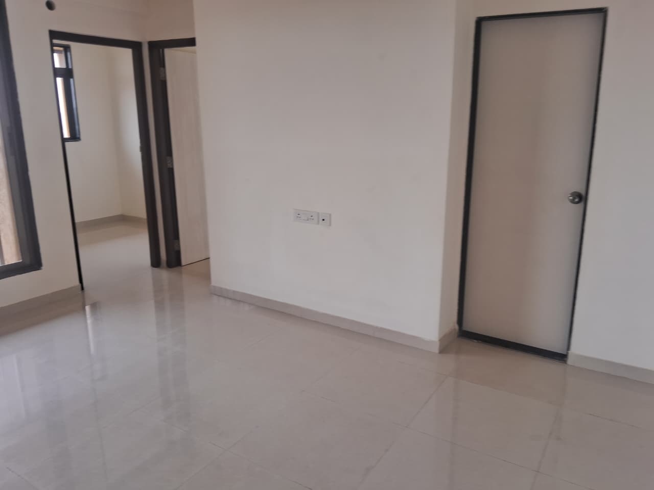 2 BHK Apartment For Rent in Rustomjee Regency