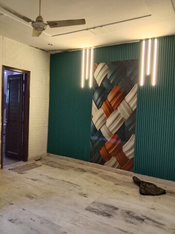 Living Room in 4 BHK Builder Floor at Sector 42 – for Rent