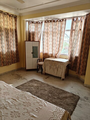 Bedroom in 2 BHK Builder Floor at Sector 21 – for Rent