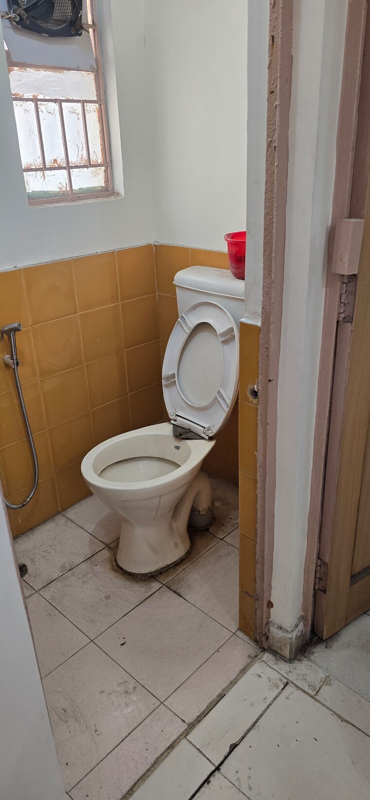 Bathroom, sector 12 dwarka 1.5 Bedroom 700 Sq.Ft. Apartment In Sector 12 Dwarka Delhi 8560735