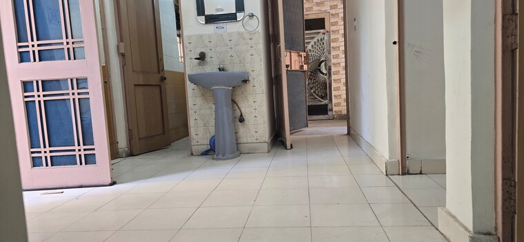 Other, sector 12 dwarka 1.5 Bedroom 700 Sq.Ft. Apartment In Sector 12 Dwarka Delhi 8560735