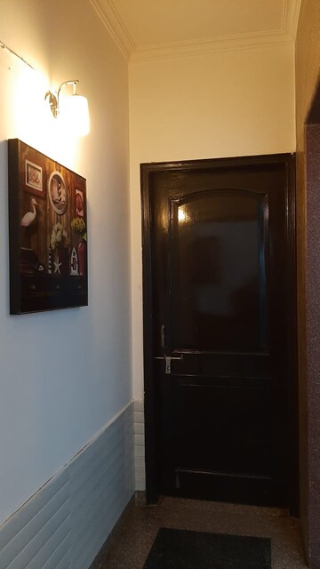 Furnished Amenities in 3 BHK Builder Floor at Sector 40 – for Rent