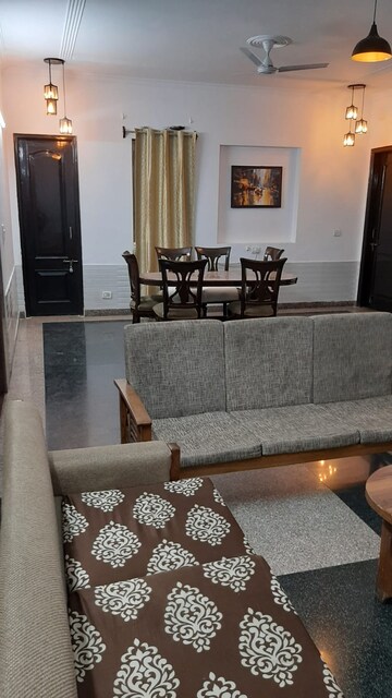 3 BHK Builder Floor For Rent in Sector 40
